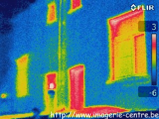 Thermographie des reflets spéculaires d'une façade en zinc