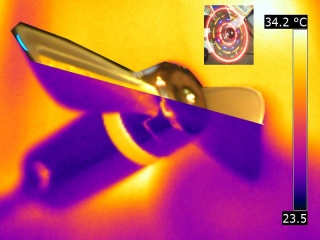 Image double en thermique et fusion de vue humaine d'une hélice ayant tourné