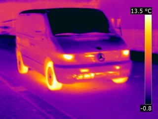Thermographie infrarouge d'une camionette